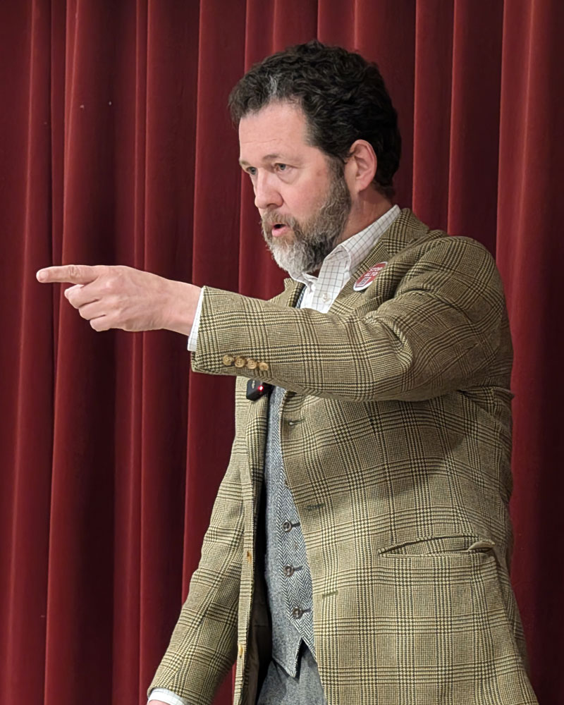 MPP Scott Reid addressed the meeting