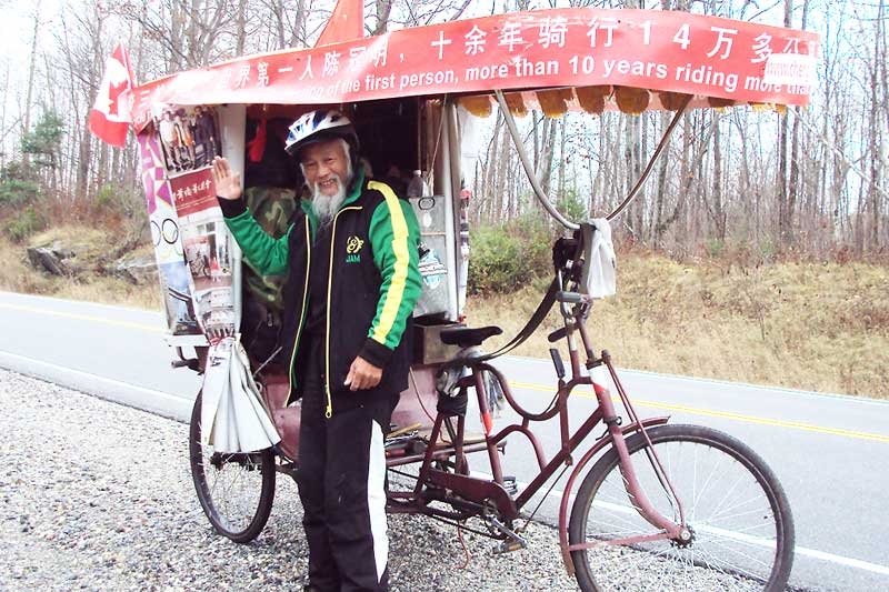 Chen Guan Ming’s Amazing Journey – 140,000+ Km On A Rickshaw