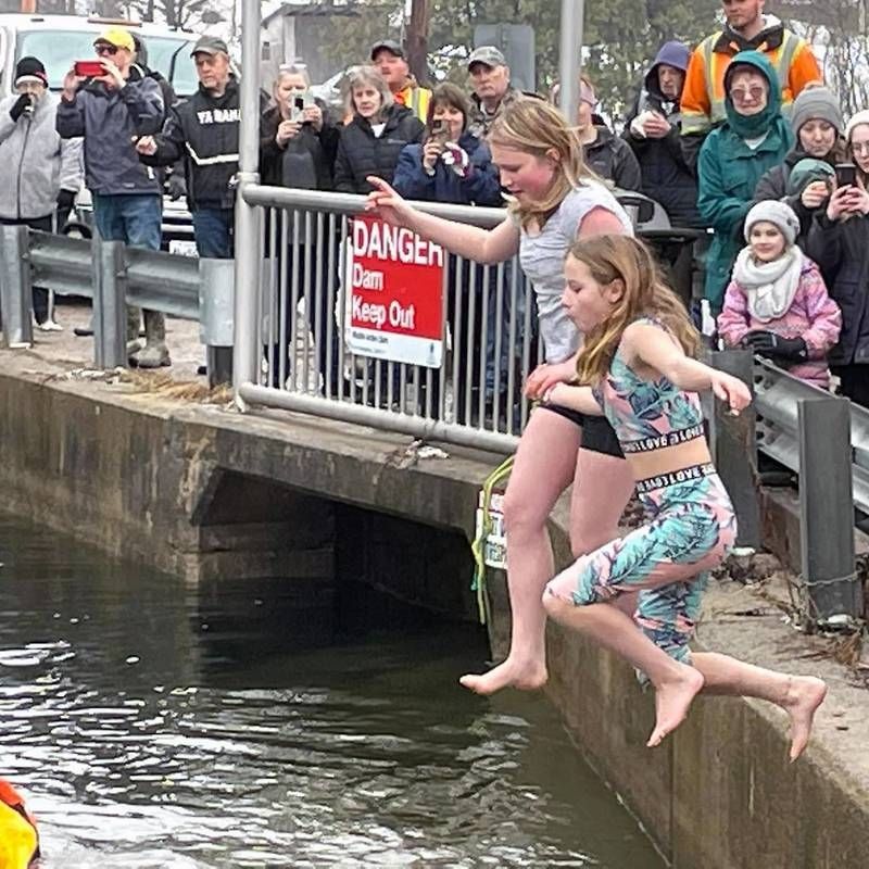 “Fools Plunge” Raises Money For New Building At Arden Rink