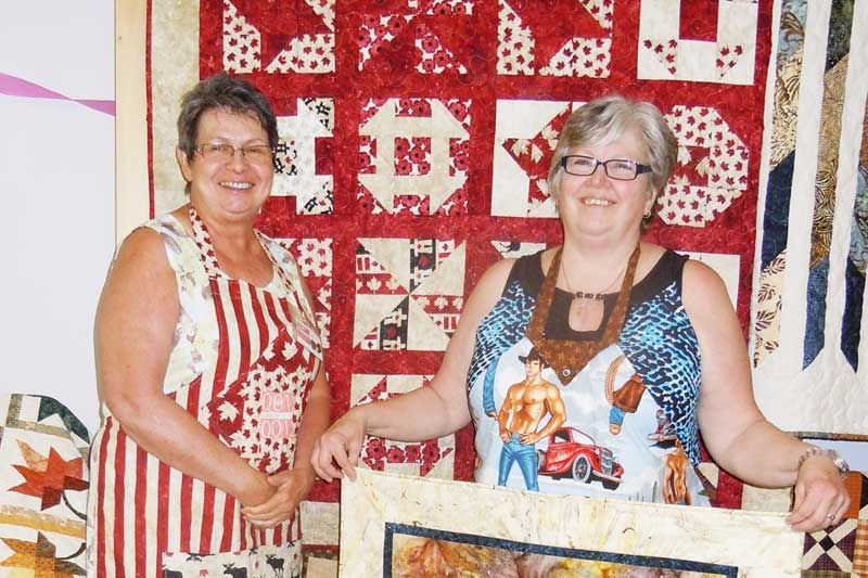 Land O'Lakes quilters donate to Quilts of Valour – Canada