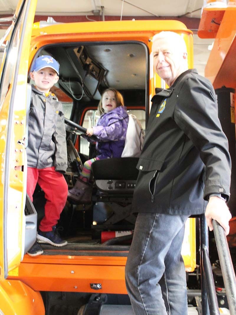 Lots of smiling faces at South Frontenac Touch the Truck