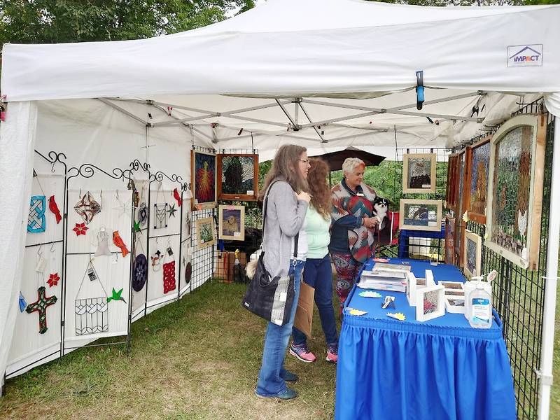 40 Artists Along a Riverbank