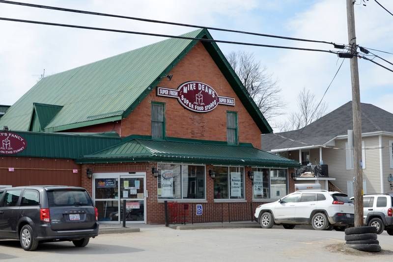 Grocers Reluctant to Take On Bottle and Can Returns