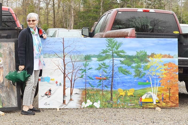 Ompah mural unveiling brightens up rainy Saturday
