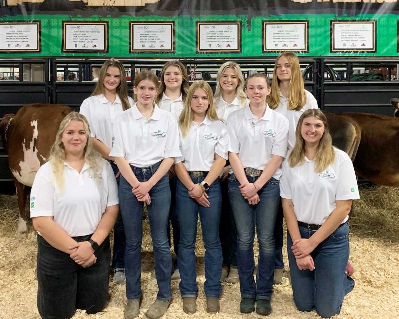 Frontenac County 4H Dairy Classic Team Thrives at Royal Winter Fair