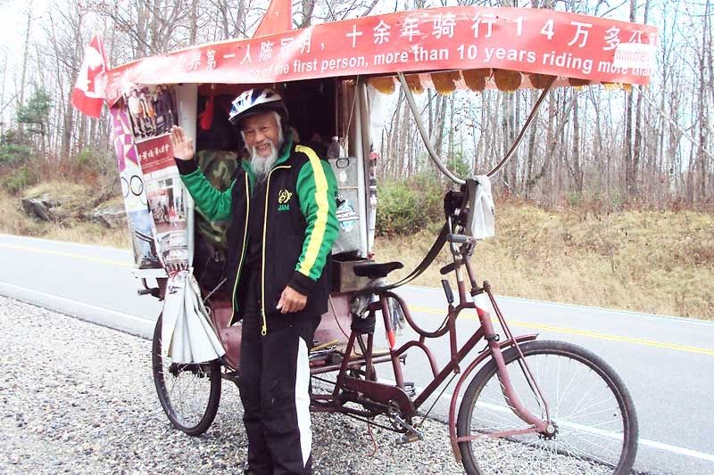 Chen Guan Ming’s Amazing Journey – 140,000+ Km On A Rickshaw