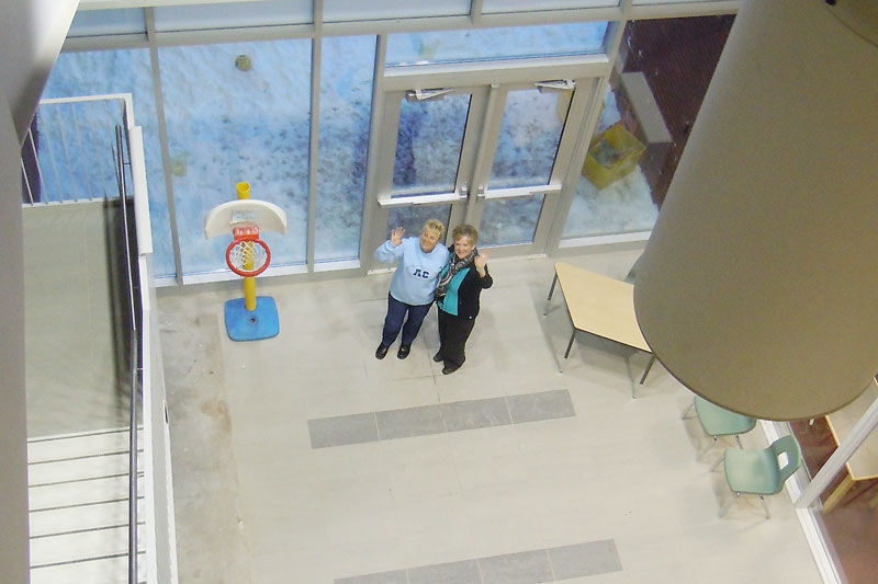 Granite Ridge: Students offer tours of new school