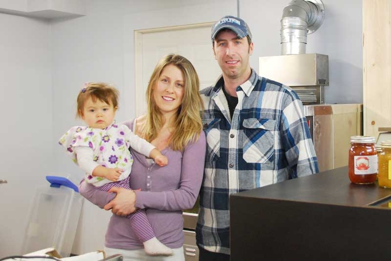 Gray's Grocery opens new bakery for Sharbot Lake