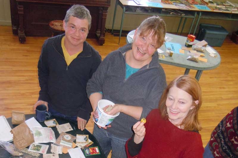 Itchy Green Thumbs Swap Seeds At MERA