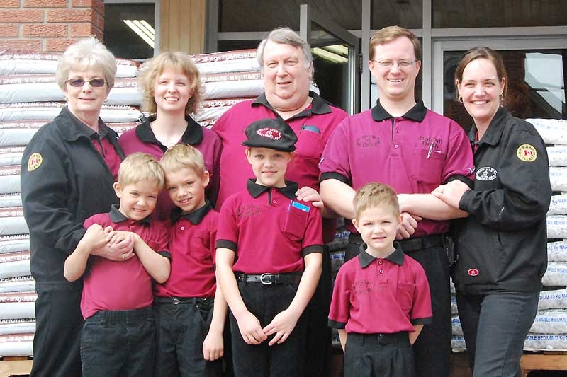Mike Deans Super Food Store Opens In Sharbot