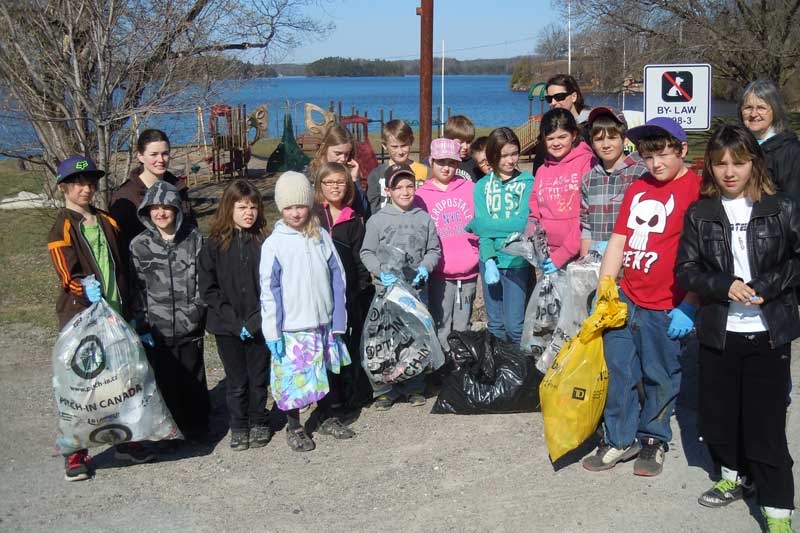 Sharbot Lake Public School Students Pitch In For Earth Day