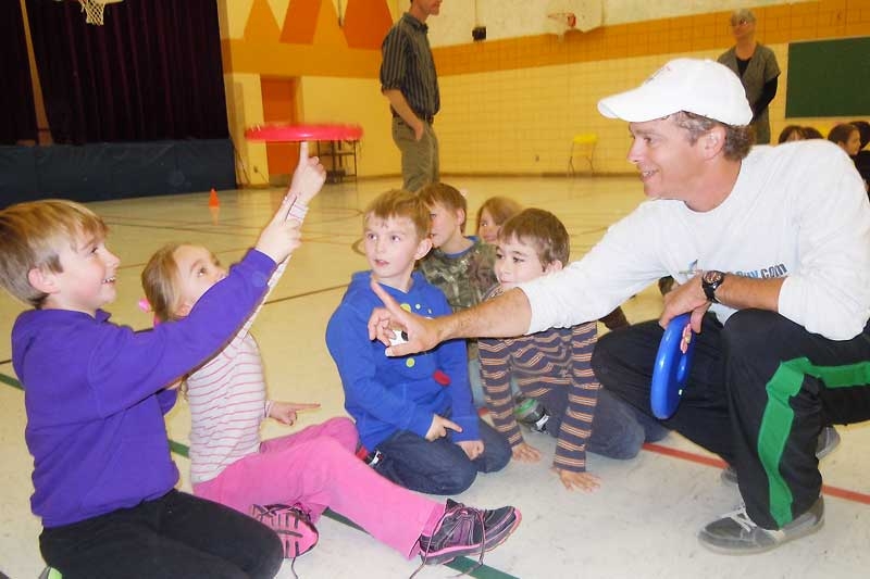 World Freestyle Frisbee Champ Inspires Youth At LOLPS