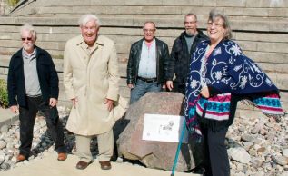 Charles "Charlie" Helmes with his children (LtoR):Richard Helmes Hayes, Charles Helmes, Geoffrey Helmes, Kyle Helmes, Melanie