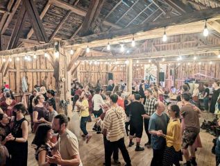 About 150 musicians and dancers gethered at Leopardfrog Farm near Battersea for a Balfolk celebration last weekend. The rainy, cold weather, was not able to dampen spirits at the sold out festival