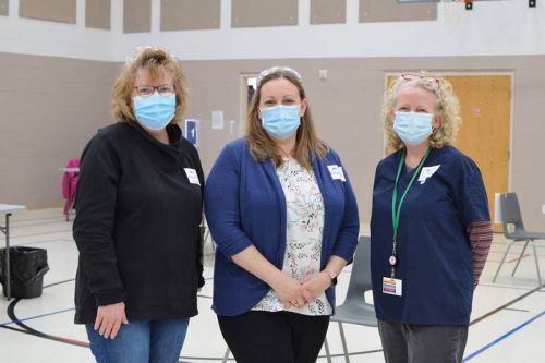 RN Meredith Prikker, Amanda Antoine, Dr. Sabra Gibbons prior to the vaccination clinic at the Harrowsmith Free Methodist Church.