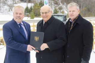 Steve Pinsonneault, Parliamentary Assistant to the Minister of Rural Affairs. Frontenac Warden Gerry Licthy, MPP John Jordon.